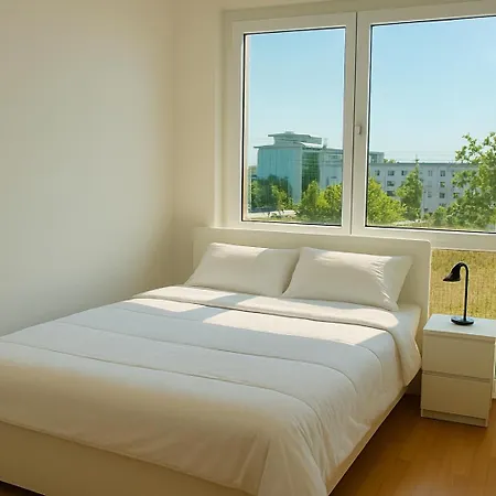 Apartment Stylish With Balcony Near Vienna