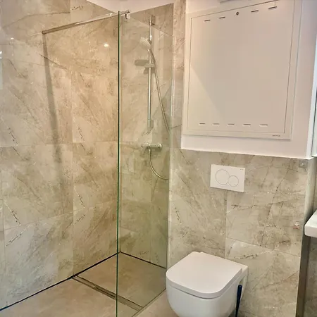 Appartement Stylish With Balcony Near Vienna *