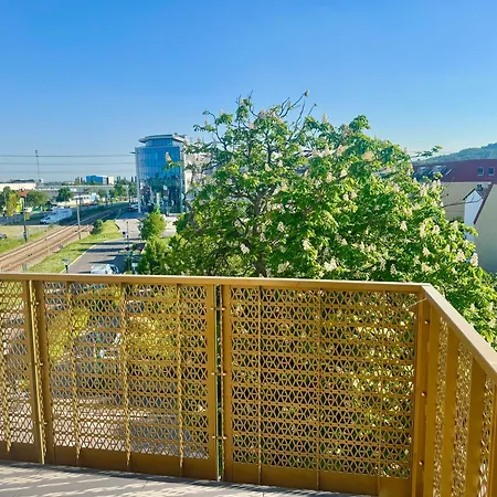 Apartment Stylish With Balcony Near Vienna Wiener Neudorf