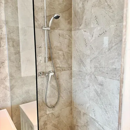 Appartement Stylish With Balcony Near Vienna *