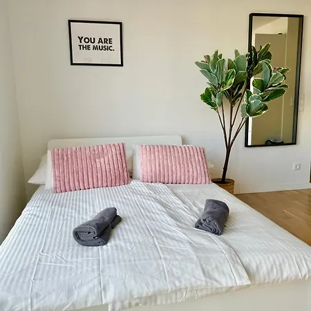 Appartement Stylish With Balcony Near Vienna *