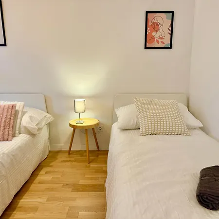 Appartement Stylish With Balcony Near Vienna