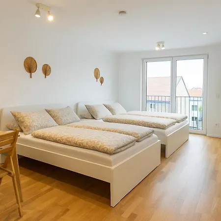 Stylish With Balcony Near Vienna * Wiener Neudorf