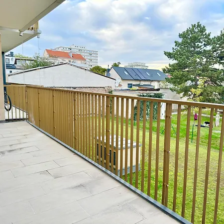Stylish With Balcony Near Vienna *