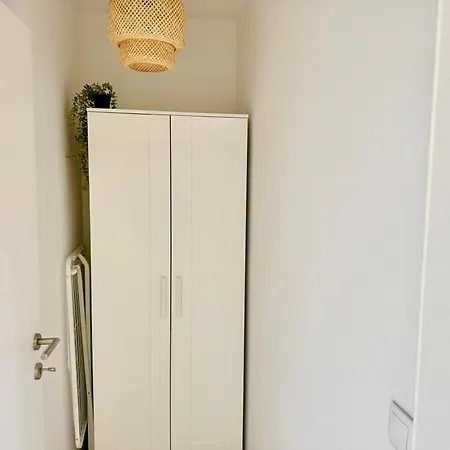 Stylish With Balcony Near Vienna Appartement