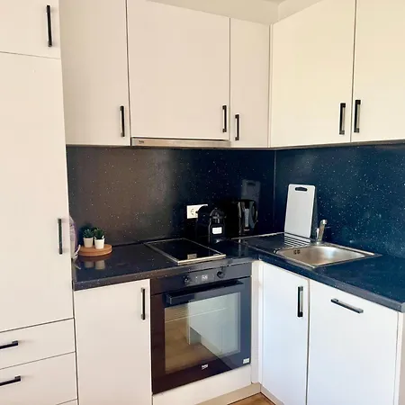 Stylish With Balcony Near Vienna Wiener Neudorf